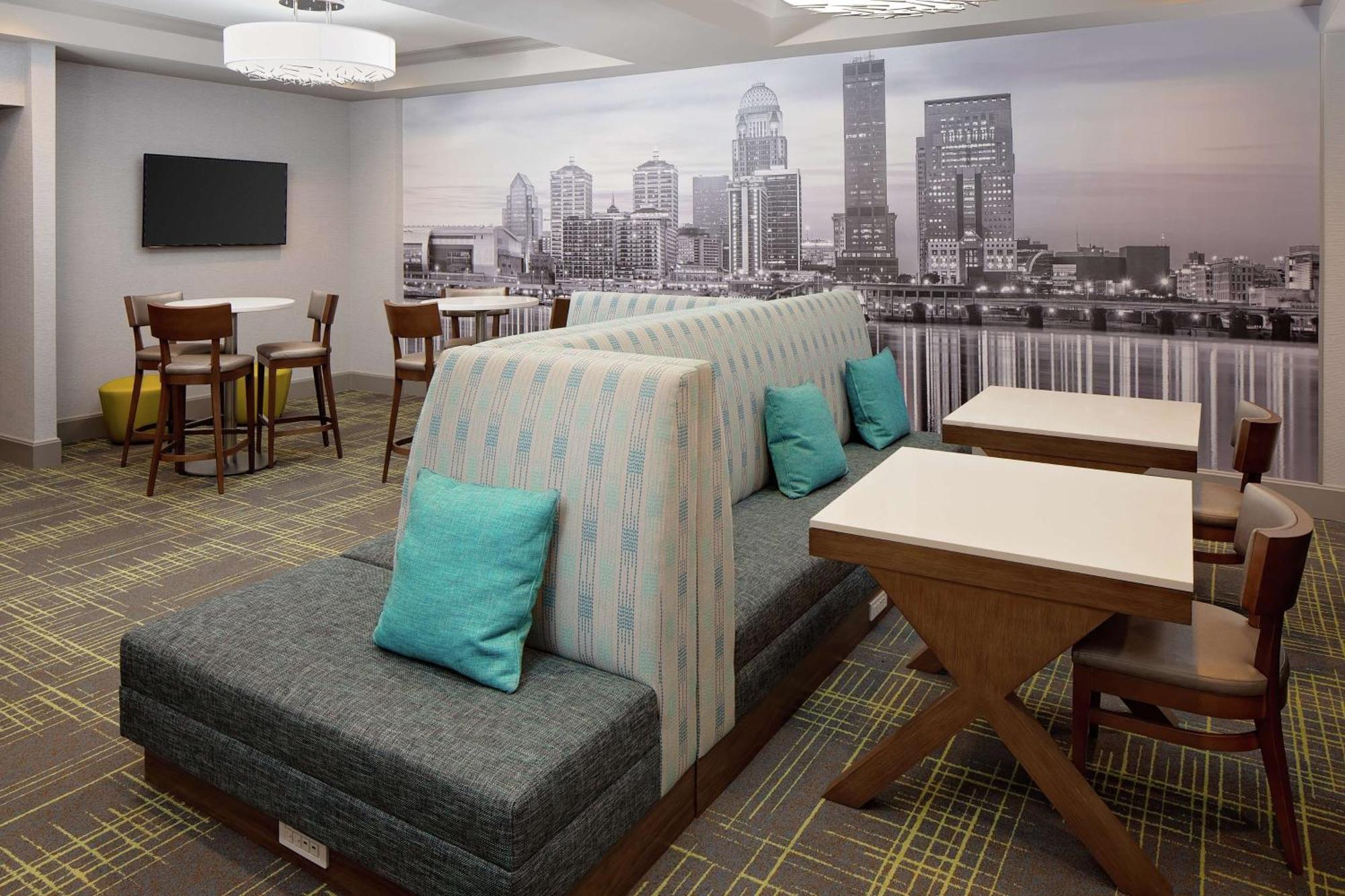 Hampton Inn Louisville Downtown Zewnętrze zdjęcie